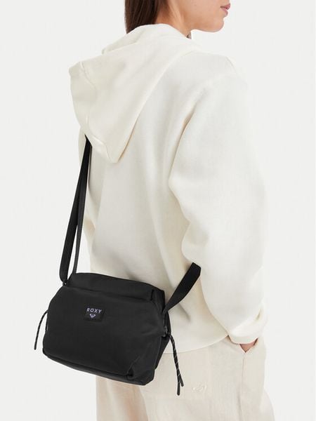 Roxy Torebka WBEO-ROXY-RH-003-10 Czarny. Czarne listonoszki Roxy, bez wzorów, z materiału, bez dodatków. Za 69.99 zł.
