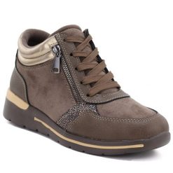 Botki damskie sneakersy brązowe eVento 26BT26-362. Brązowe botki eVento, bez wzorów, ze skóry ekologicznej, sportowe, bez obcasa, bez zapięcia. Za 129.99 zł.