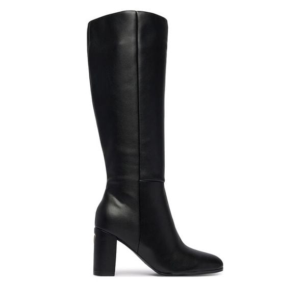 Kozaki Guess. Czarne kozaki Guess, z aplikacjami, bez obcasa, na słupku, bez zapięcia. Za 674.99 zł.