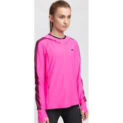 Bluza treningowa damska BLDF200 - różowy neon. Bluzy marki 4f. W wyprzedaży za 99.99 zł.