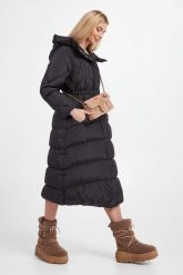Płaszcz puchowy Zebio WEEKEND MAX MARA. Czarne płaszcze Weekend Max Mara, bez wzorów, z puchu. W wyprzedaży za 2,631.20 zł.