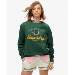 Luźny sweter Country Club. Zielone swetry Superdry, bez wzorów, sportowe, bez ramiączek. W wyprzedaży za 257.35 zł.