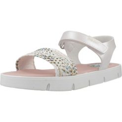 Sandały PABLOSKY 447907P Biały. Białe sandały Pablosky, bez wzorów, z syntetyku, sportowe, bez obcasa, bez zapięcia. Za 237.99 zł.
