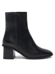 Calvin Klein Botki HW0HW02320 Czarny. Czarne botki Calvin Klein, bez wzorów, ze skóry, bez obcasa, na słupku, bez zapięcia. Za 429.99 zł.