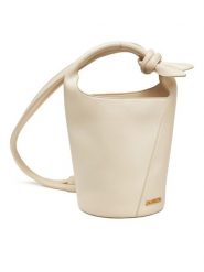 JACQUEMUS Torebka 245BA366-3173 Écru. Torebki klasyczne JACQUEMUS, bez wzorów, ze skóry, bez dodatków. Za 5,059.00 zł.