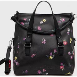 Desigual torebka damski kolor czarny. Czarne listonoszki Desigual, bez wzorów, na ramię, bez dodatków. W wyprzedaży za 279.99 zł.