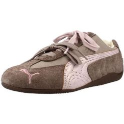 Buty PUMA YELLOW SPEEDCAT BRUSHED LUXE WNS Szary. Szare buty trekkingowe Puma, z tkaniny, bez zapięcia. Za 431.99 zł.