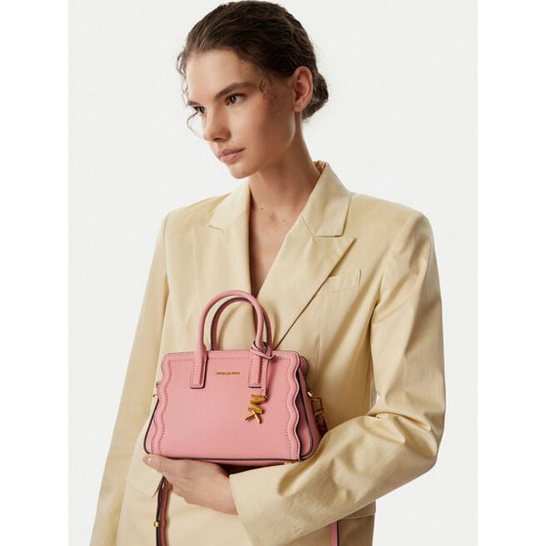 Torebka MICHAEL Michael Kors. Czerwone torebki klasyczne MICHAEL Michael Kors, bez wzorów, klasyczne, bez dodatków. Za 1,015.99 zł.
