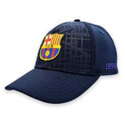 Czapka z daszkiem FC Barcelona Jr - oficjalna licencjonowana. Niebieskie czapki z daszkiem FC Barcelona, bez wzorów, sportowe. W wyprzedaży za 95.11 zł.