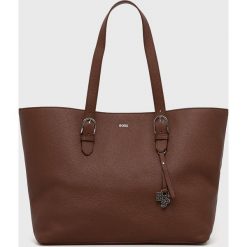 BOSS torebka skórzana kolor brązowy. Brązowe shopper bag Boss, bez wzorów, na ramię, bez dodatków. W wyprzedaży za 1,129.90 zł.