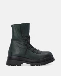 ZIELONE BOTKI DAMSKIE ZE SKÓRY NATURALNEJ E007LEGROBB055. Zielone botki Venezia, bez wzorów, ze skóry, bez obcasa, bez zapięcia. Za 559.00 zł.