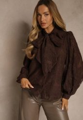 Brązowa Koszula z Koronki Zdobiona Bufiastymi Rękawami i Kokardą przy Dekolcie Sewene. Brązowe koszule Renee, m, z aplikacjami, z koronki, eleganckie, bez kołnierzyka, bez ramiączek. Za 149.99 zł.