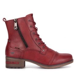 Botki Mustang. Czerwone botki Mustang, bez wzorów, bez obcasa, na płaskiej podeszwie, bez zapięcia. Za 287.99 zł.
