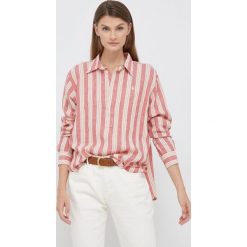 Polo Ralph Lauren koszula lniana damska kolor czerwony relaxed z kołnierzykiem klasycznym. Czerwone koszule Polo Ralph Lauren, l, z aplikacjami, klasyczne, bez kołnierzyka, bez ramiączek. W wyprzedaży za 519.99 zł.