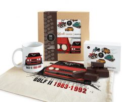 Golf II — paczka (Zawartość paczki: koszulka& torba& kubek& słodycze; Rozmiar koszulki / bluzy: L (damska); Kolor koszulki / bluzy: jasnoszary melanż;. Szare swetry nikiniki, l, bez wzorów, z bawełny, klasyczne, bez ramiączek. Za 99.00 zł.