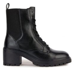 Botki Geox. Czarne botki Geox, bez wzorów, bez obcasa, na słupku, bez zapięcia. Za 649.99 zł.