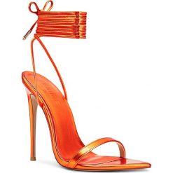 FEMME LOS ANGELES - Pomarańczowe sandały The London Lace-Up. Brązowe sandały FEMME Los Angeles, bez wzorów, bez obcasa, na szpilce, bez zapięcia. Za 1,195.00 zł.