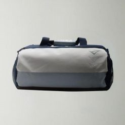 Torba sportowa kompakt niebieska. Niebieskie torby sportowe LEGEA, bez wzorów, z materiału, na ramię. Za 92.00 zł.