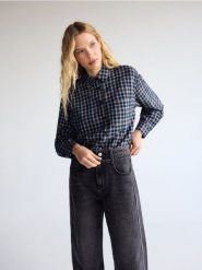 Flanelowa koszula w kratę - szary. Szare koszule Reserved, l, bez wzorów, z bawełny, bez kołnierzyka, bez ramiączek. Za 139.99 zł.