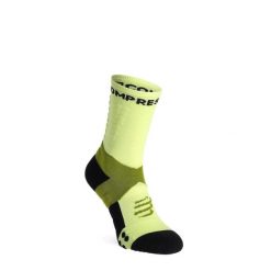 Skarpety do biegania Compressport Ultra Trail Socks v2.0. Zielone skarpetki Compressport, bez wzorów. Za 91.99 zł.