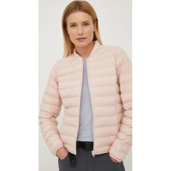 Helly Hansen kurtka damska kolor różowy przejściowa. Czerwone kurtki Helly Hansen, l, bez wzorów, z materiału, bez kaptura. Za 749.99 zł.