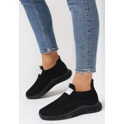 Czarne Buty Sportowe Brisiara. Czarne buty sportowe lifestyle Born2be, na lato, z aplikacjami, przed kostkę, bez zapięcia. W wyprzedaży za 45.49 zł.