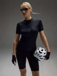 4F Legginsy kolarki rowerowe z żelową wkładką damskie - czarne S. Czarne legginsy sportowe 4f, l, bez wzorów, z dzianiny, rowerowe. W wyprzedaży za 199.99 zł.