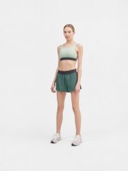 4F Spodenki do biegania szybkoschnące damskie XL. Zielone szorty sportowe 4f, bez wzorów, z materiału, do biegania. Za 149.99 zł.