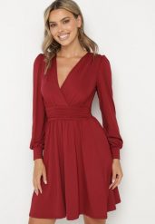 Bordowa Rozkloszowana Sukienka z Wiskozą Selithiel. Czerwone sukienki Born2be, na co dzień, l, bez wzorów, z wiskozy, eleganckie, bez kołnierzyka, bez ramiączek, mini, kopertowe. W wyprzedaży za 110.49 zł.