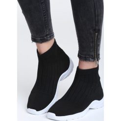 Czarne Sneakersy Pay Attention. Buty sportowe lifestyle marki Born2be. Za 79.99 zł.