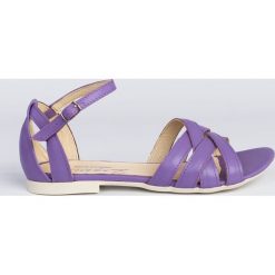 Sandały na miękkiej podeszwie - skóra naturalna - model 370 - kolor wrzosowy (37). Fioletowe sandały Zapato, bez wzorów, z jeansu, boho, bez obcasa, na płaskiej podeszwie, bez zapięcia. W wyprzedaży za 269.10 zł.