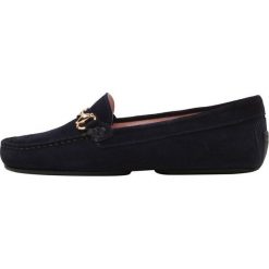 Pretty Ballerinas MICROTINA Mokasyny navy blue kiowa. Niebieskie mokasyny marki comma casual identity, z materiału, casualowe. Za 659.00 zł.