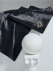 Wzorzysta piżama dwuczęściowa - czarny. Czarne piżamy Sinsay, l, bez wzorów, bez kołnierzyka, bez ramiączek. Za 69.99 zł.