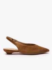 Brązowe czółenka slingback w szpic. Brązowe czółenka Ryłko, bez wzorów, ze skóry, bez obcasa, na płaskiej podeszwie, bez zapięcia. Za 379.99 zł.