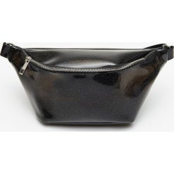 Saszetka typu nerka z chwostem - Szary. Szare nerki i saszetki marki Cropp. Za 59.99 zł.