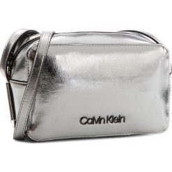 Torebka CALVIN KLEIN - Frame Camera Bag M K60K604398 910. Listonoszki marki Calvin Klein. W wyprzedaży za 299.00 zł.