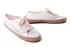 EMU AUSTRALIA Agonis Mac W12469 coconut/blanc coco, półbuty/espadryle damskie. Brązowe espadryle Emu Australia, bez wzorów, bez obcasa. Za 339.90 zł.
