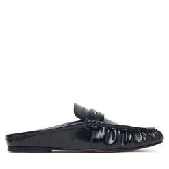 Klapki Steve Madden. Czarne klapki Steve Madden, bez wzorów, bez obcasa, bez zapięcia. Za 519.99 zł.