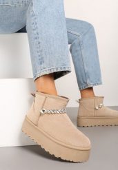 Ciemnobeżowe Śniegowce z Imitacji Zamszu na Platformie Zdobione Łańcuszkiem z Cyrkoniami Ninnet. Brązowe śniegowce Born2be, z aplikacjami, bez zapięcia. Za 109.99 zł.