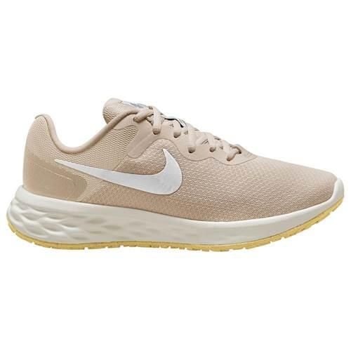 Buty do biegania damskie Nike Revolution 6 NN. Brązowe buty do biegania Nike, bez wzorów, z materiału, bez zapięcia, do biegania, nike revolution. Za 309.00 zł.
