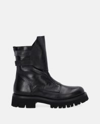 CZARNE SKÓRZANE WORKERY ROSS20 SOUV NERO. Czarne botki Venezia, bez wzorów, ze skóry, bez obcasa, bez zapięcia. Za 839.00 zł.