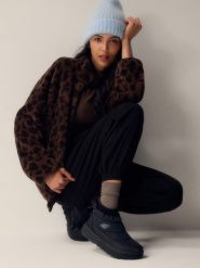 4F Polar loose ze stójką damski - brązowy XS. Brązowe bluzy z polaru 4f, na zimę, xs, bez wzorów, z materiału, na fitness i siłownię. Za 199.99 zł.