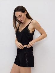 Dwuczęściowa piżama z wiskozą - czarny. Czarne piżamy Reserved, l, bez wzorów, z tkaniny, bez kołnierzyka, bez ramiączek. Za 89.99 zł.