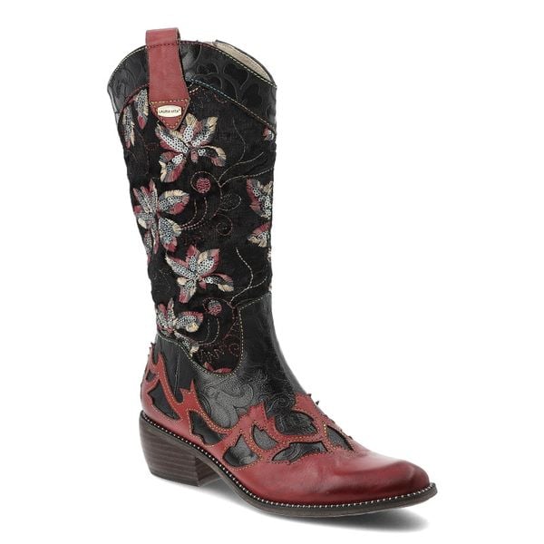 Czerwone Kozaki Laura Vita Eleganckie Buty Damskie. Czerwone kozaki LAURA VITA, z aplikacjami, z materiału, eleganckie, bez obcasa, na obcasie, bez zapięcia. Za 535.99 zł.