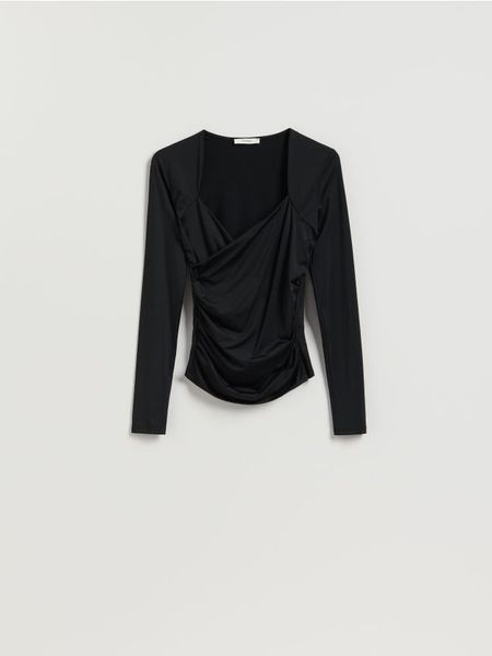 Drapowana bluzka - czarny. Czarne bluzki Reserved, l, bez wzorów, z dzianiny, bez kołnierzyka, bez ramiączek. Za 79.99 zł.