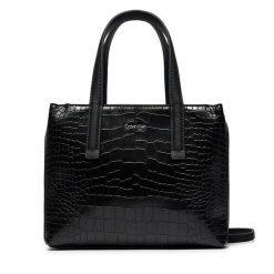 Torebka Calvin Klein. Czarne torebki klasyczne Calvin Klein, bez wzorów, klasyczne, bez dodatków. Za 599.99 zł.