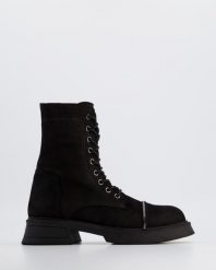 ZAMSZOWE WORKERY D22KB-1515 BLACK. Czarne botki Venezia, bez wzorów, ze skóry, bez obcasa, bez zapięcia. Za 239.00 zł.