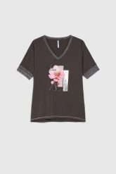 Bluzka z nadrukiem brązowa. Brązowe bluzki MOODO, bez wzorów, z bawełny, bez kołnierzyka, bez ramiączek. Za 79.99 zł.