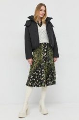 Trussardi kurtka damska kolor czarny zimowa oversize. Czarne kurtki TRUSSARDI, na zimę, bez wzorów, bez kaptura. W wyprzedaży za 759.99 zł.