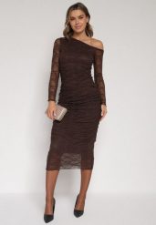 Brązowy Koronkowy Komplet Dopasowana Spódnica i Bluzka na Jedno Ramię Calonara. Brązowe bluzki Born2be, l, bez wzorów, z koronki, casualowe, bez kołnierzyka, bez ramiączek. Za 159.99 zł.